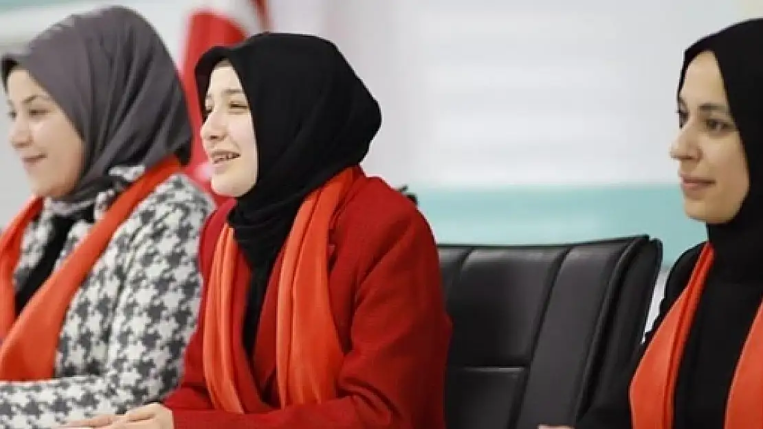 Siirt AK Parti Kadın Kolları, Başkan Betül Tuba Mavi'nin Göreve Gelişinin 1. Yılını Kutladı