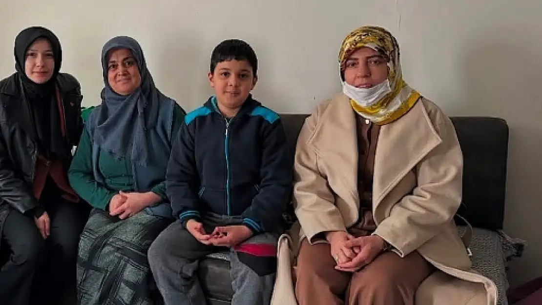 Siirt AK Parti Kadın Kolları Başkanı Mavi'den Depremzede Ailelere Ziyaret