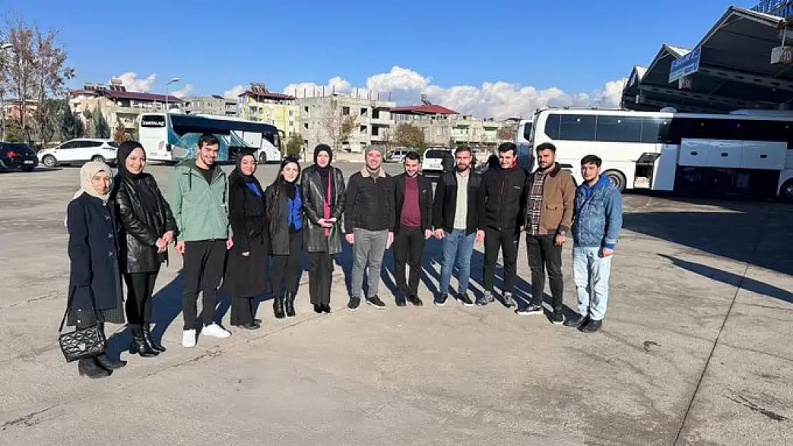 Siirt Ak Parti Kadın Kolları Teşkilatından Asker Uğurlaması