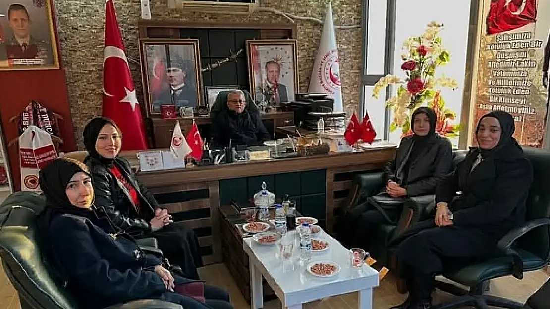 Siirt AK Parti Kadın Kolları'ndan Türkiye Gaziler ve Şehit Aileleri Vakfı Başkanına Ziyaret