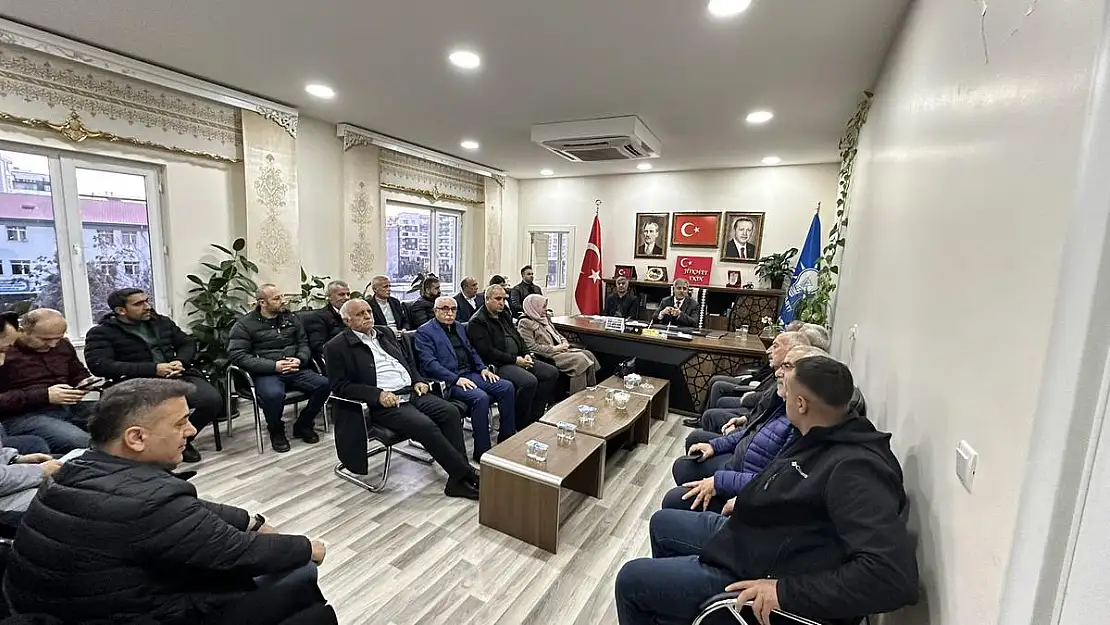 Siirt AK Parti Merkez İlçe Başkanlığı Yönetim Kurulu Toplantısı Yapıldı