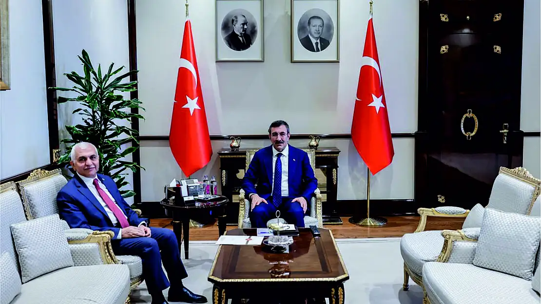 Siirt AK Parti Milletvekili Mervan Gül, Cumhurbaşkanı Yardımcısı Cevdet Yılmaz'ı Ziyaret Etti