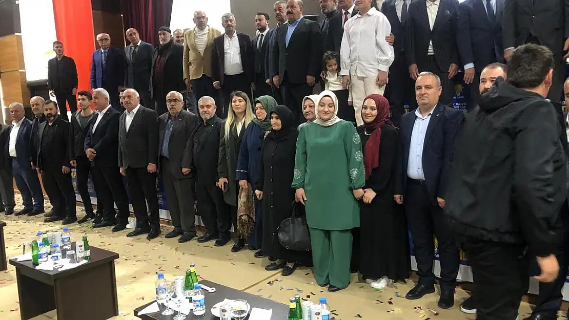 Siirt AK Parti 8. Olağan Merkez İlçe Kongresinde Mevcut Başkan Ekin İle Yola Devam Kararı