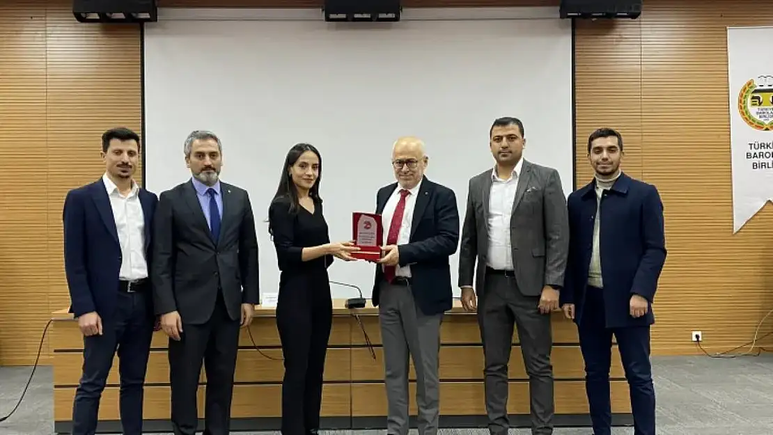 Siirt Barosu Tarafından ''İfade Özgürlüğü ve Cezasızlık'' Konulu Seminer Verildi