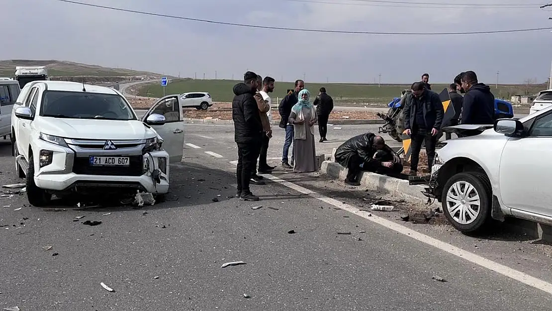 Siirt-Batman Yolundaki Kazada 3 Kişi Ağır Şekilde Yaralandı