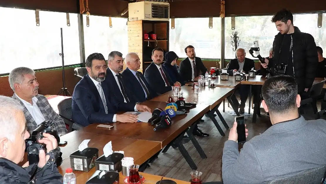 Siirt Belediye Başkan Adayı Av.Ekrem Olğaç, Gazetecilerle Bir Araya Gelerek Projelerini Anlattı