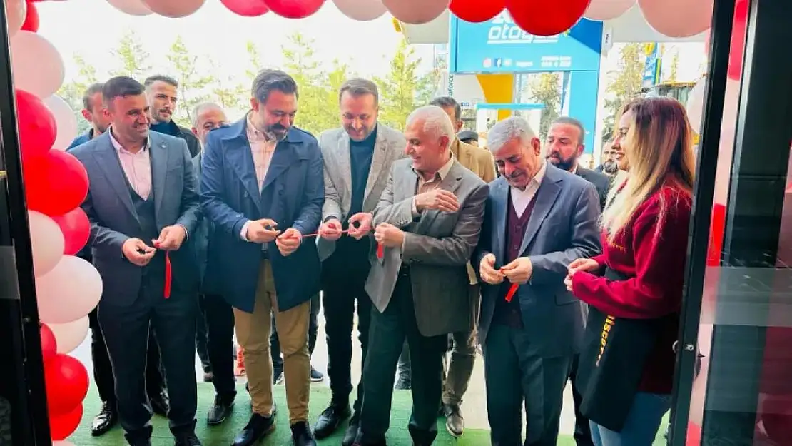 Siirt Belediye Başkan Adayı Olğaç İşyeri Açılışına Katıldı