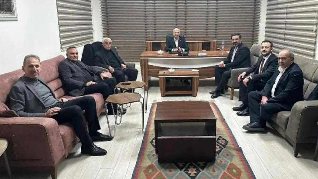 Siirt Belediye Başkan Adayı Olğaç, Önceki Dönemlerin Tüm İl Başkanlarıyla Bir Araya Geldi