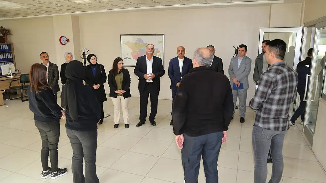 Siirt Belediye Eş Başkanları Alağaş ve Kaysi, Personellerle Bayramlaştı