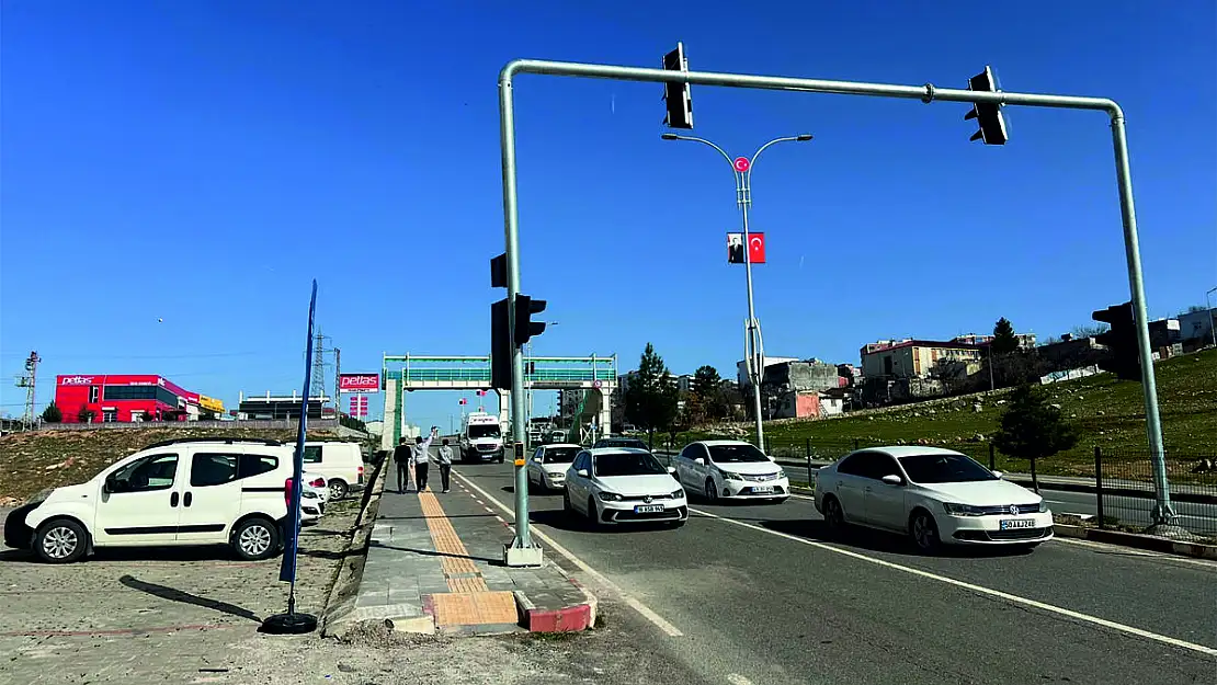 'Siirt Belediyesi, Afetevler Mahallesi'nde Trafik Güvenliğini Artırdı'