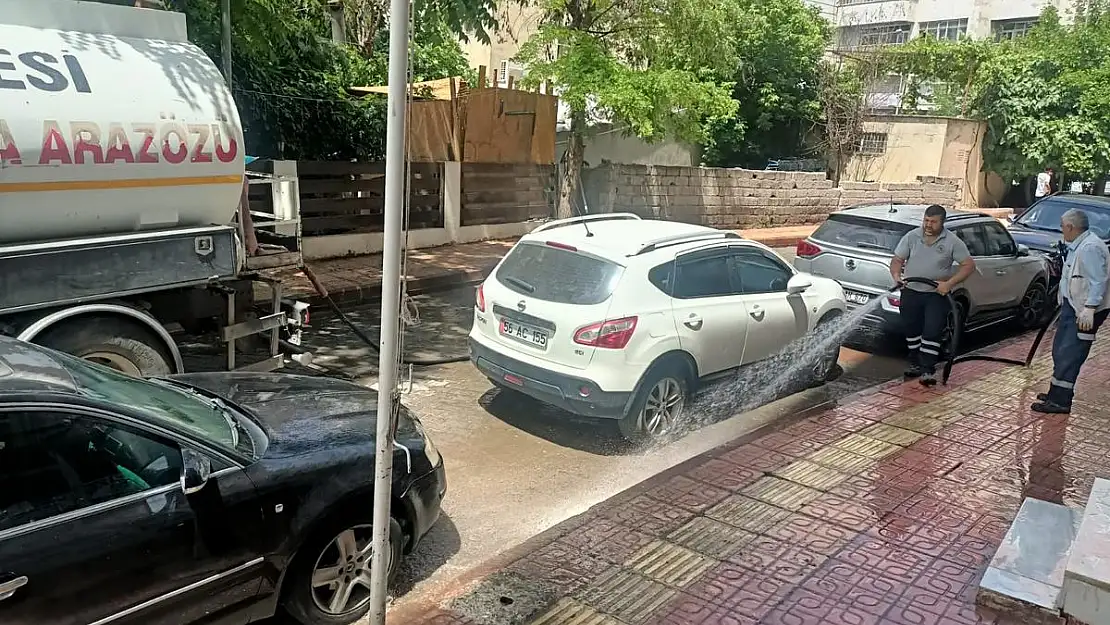 Siirt Belediyesi, Cadde ve Sokakları Yıkadı