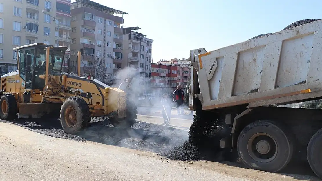 Siirt Belediyesi, Mahalle ve Caddelerde Asfalt ve Onarım Çalışması Başlattı