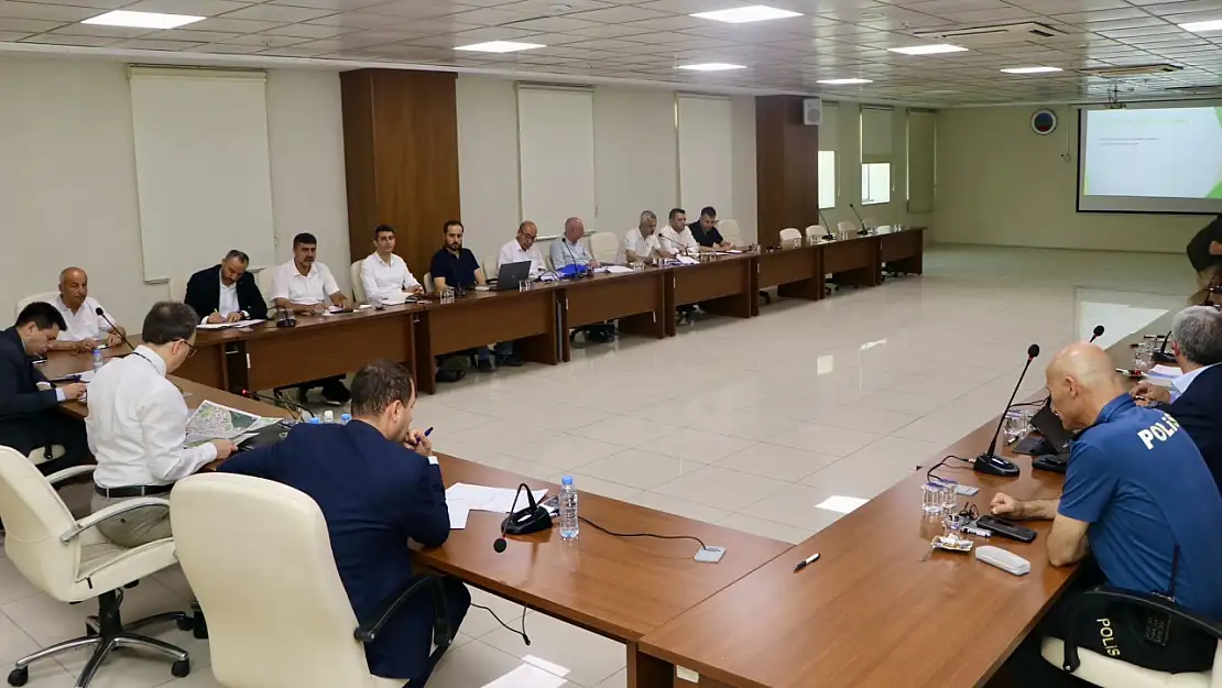 Siirt Belediyesi Mahallelerin Sorunlarını Masaya Yatırdı: Çözüm İçin Harekete Geçildi