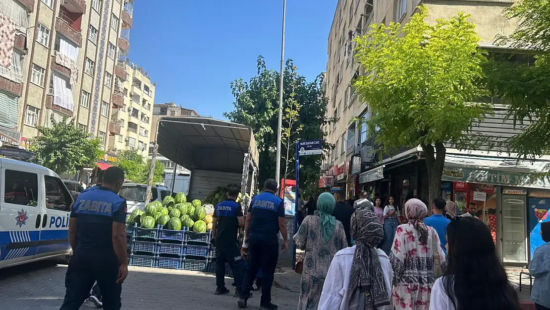 Siirt Belediyesi'nden Seyyar Satıcılara Sıkı Denetim: Cezai İşlemler Başladı