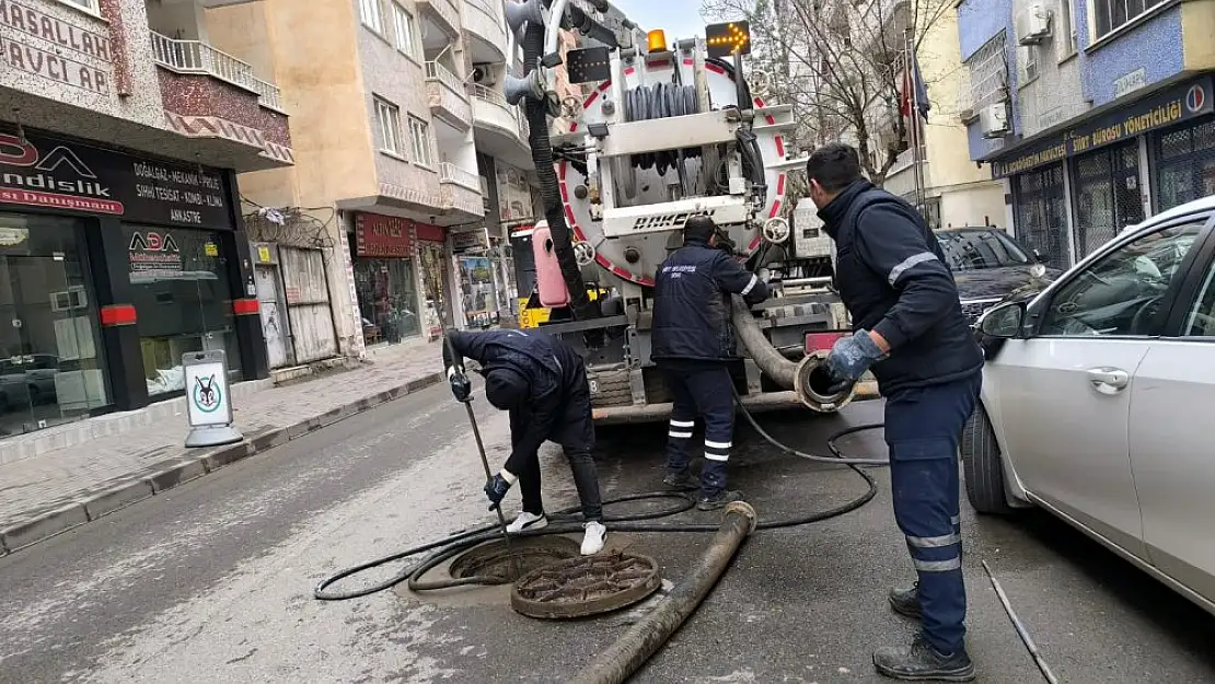 Siirt Belediyesi SİSKİ Ekipleri 7/24 Sahada!