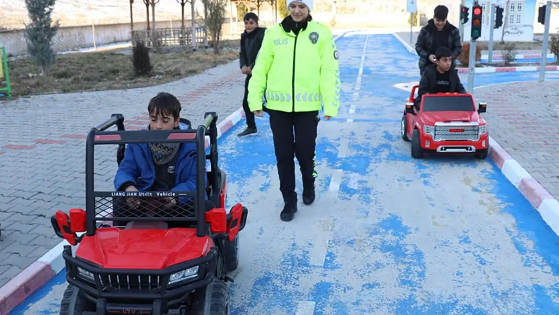 Siirt Belediyesi'nden Çocuklara Trafik Güvenliği Eğitimi