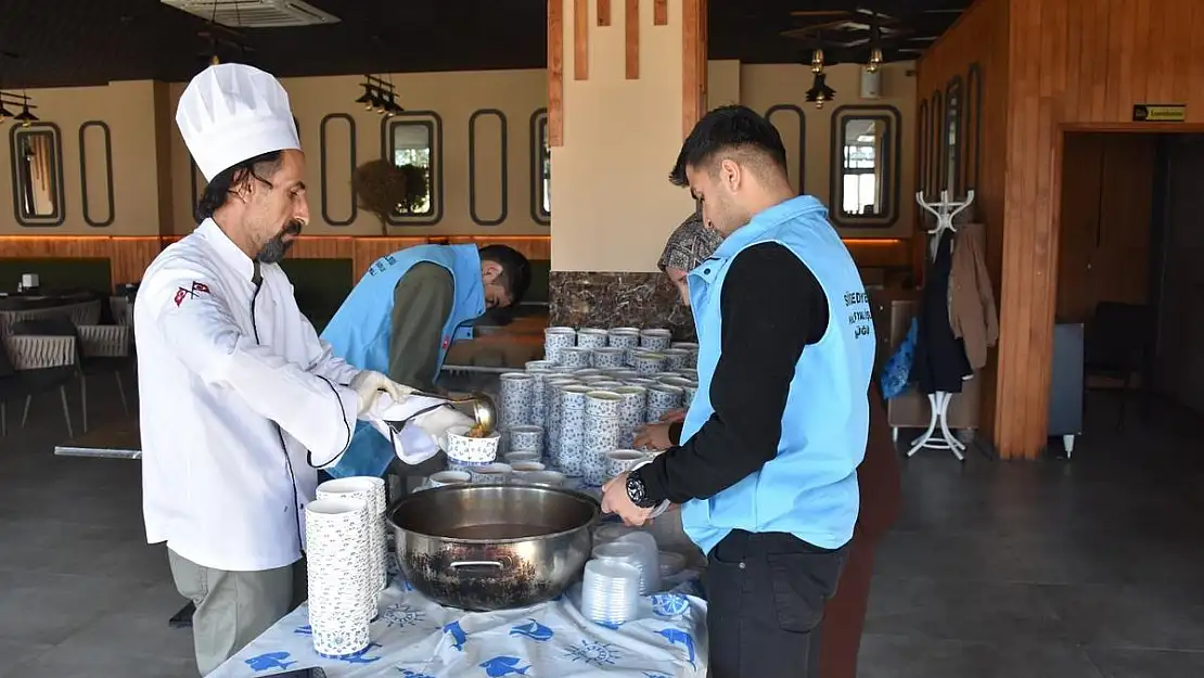 Siirt Belediyesi'nden Hasta ve Yaşlılara Sıcak Yemek Hizmeti!