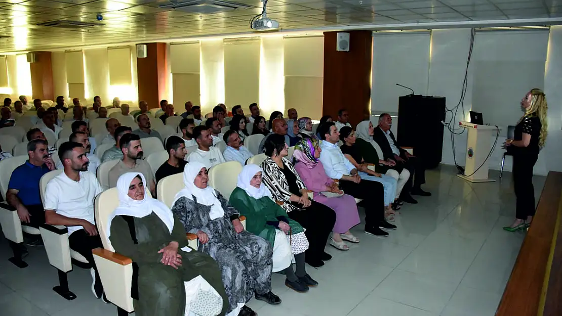 Siirt Belediyesi'nden 'Maddeye Hayır de' Konferansı