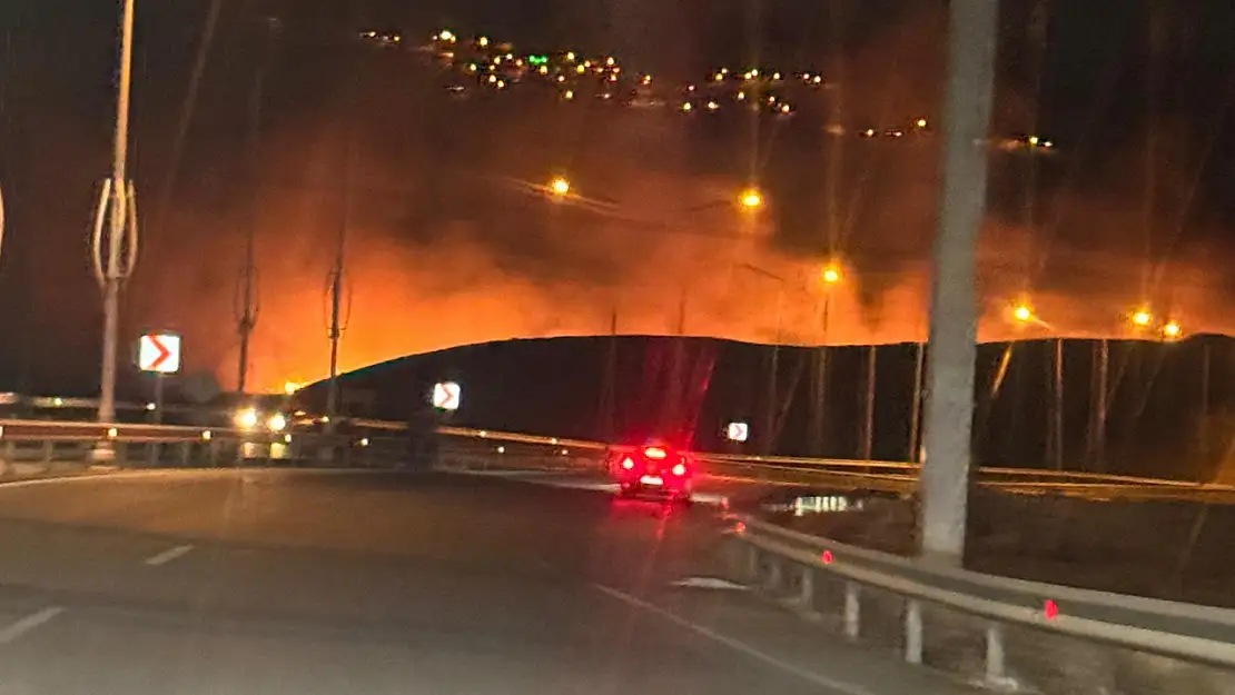 Siirt Çevre Yolunda Büyük Yangın: İtfaiye Ekipleri Müdahale Ediyor