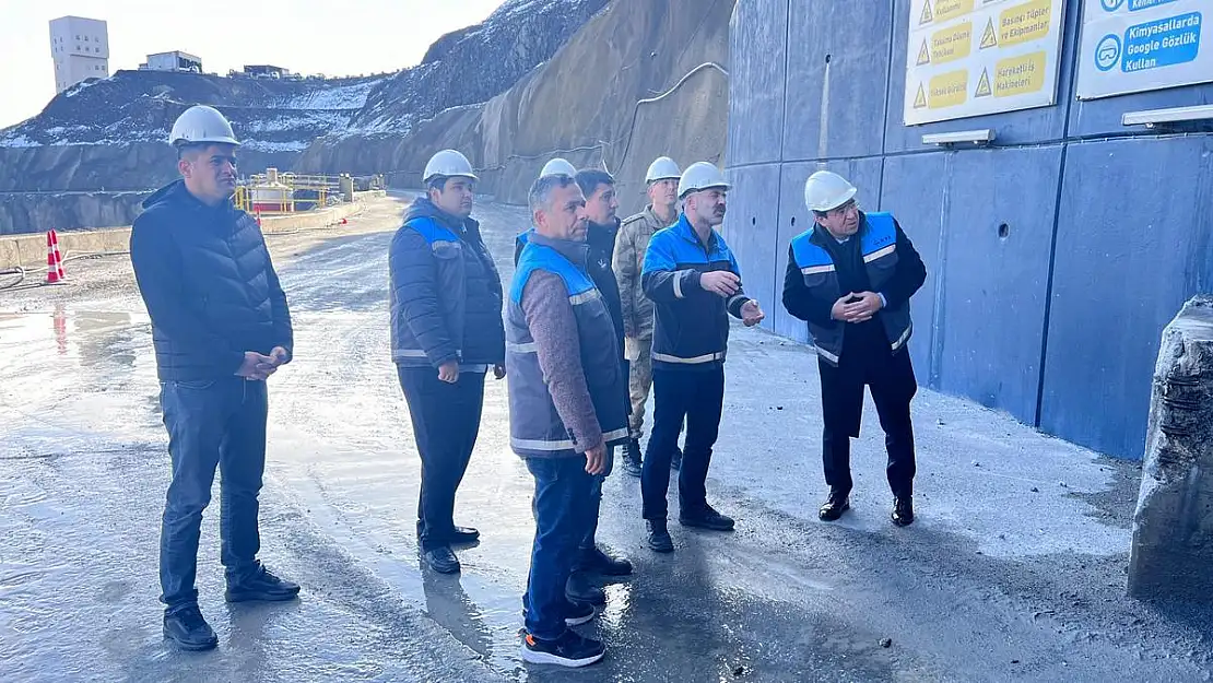 Siirt Cumhuriyet Başsavcısı Tuğan Sarıca Maden Ocağındaki Göçükte İncelemelerde Bulundu