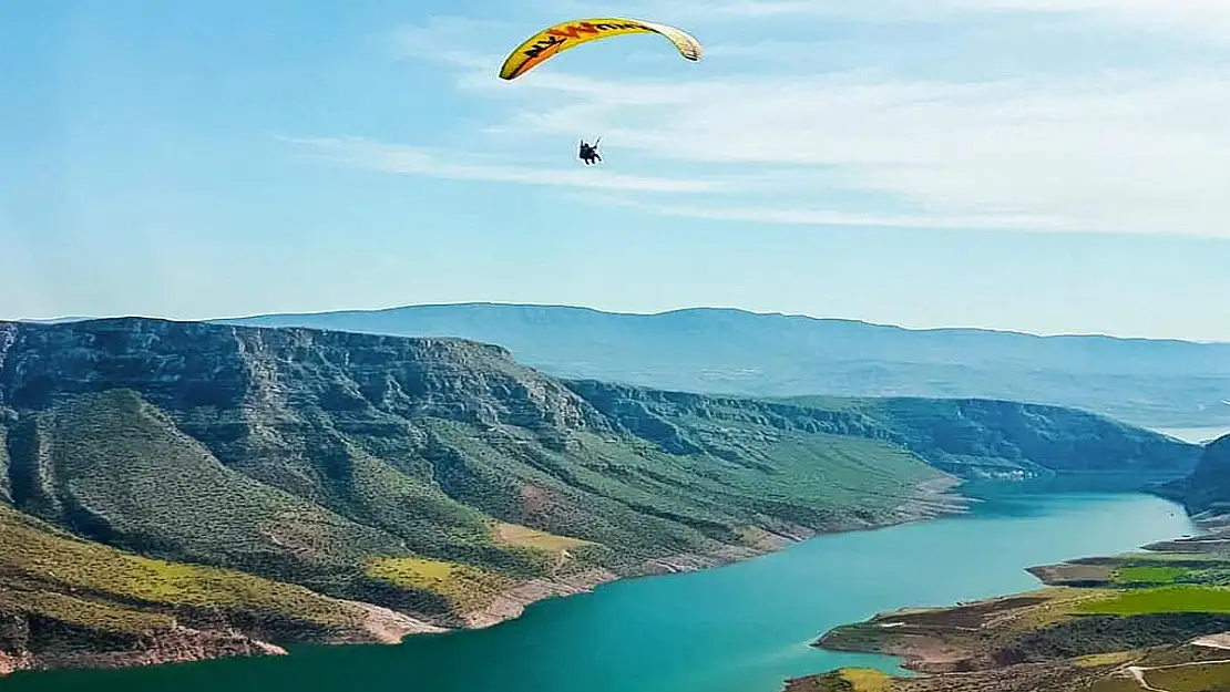 Siirt, Doğal ve Kültürel Zenginlikleriyle Türkiye Yamaç Paraşütü Hedef Şampiyonasına Ev Sahipliği Yapacak