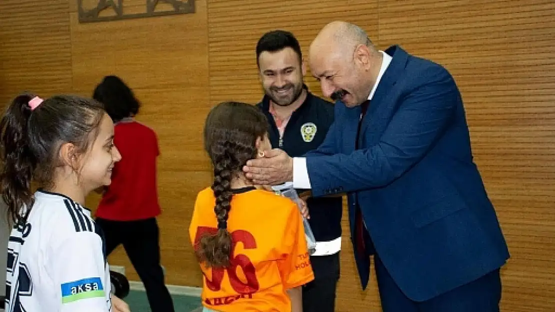 Siirt Emniyet Müdürlüğü, Said Nursi Ortaokulu Öğrencilerini Ağırladı