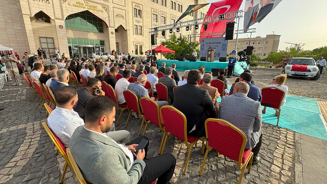 Siirt Emniyetinden 250 Çocuğa Sünnet Şöleni: Gelenekle Bütünleşen Neşeli Bir Gün