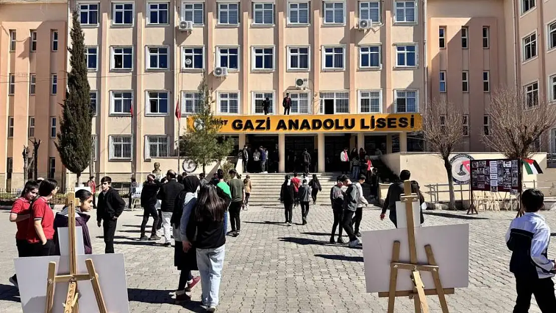 Siirt Gazi Anadolu Lisesinin 'Fotoğraflarla Kudüs Sergisi'