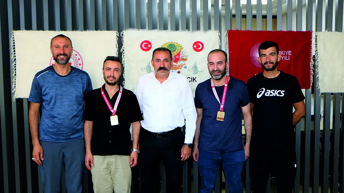 Siirt Gençlik ve Spor Yamaç Paraşütü Ekibinin Büyük Başarısı