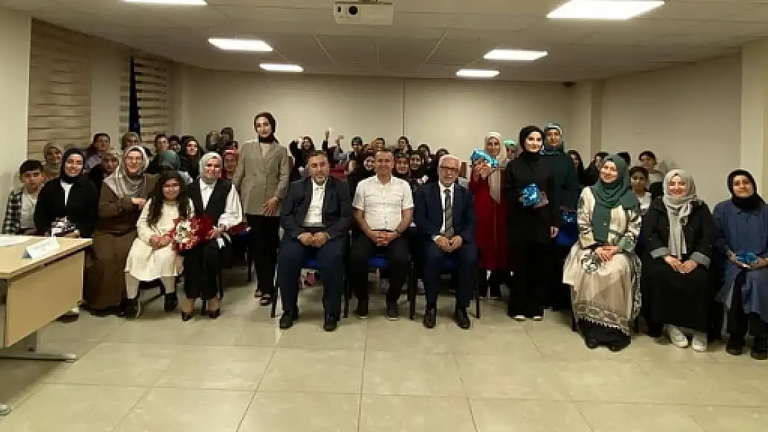 Siirt Hassa Hatun Kız Öğrenci Yurdunda Hadis Okuma Yarışması