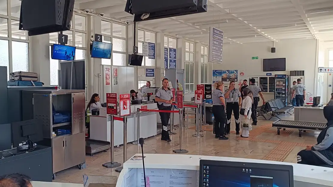 Siirt Havalimanı'nda 1 Dakikalık Gecikme Mağduriyeti! Vatandaşa Kötü Muamele İddiası