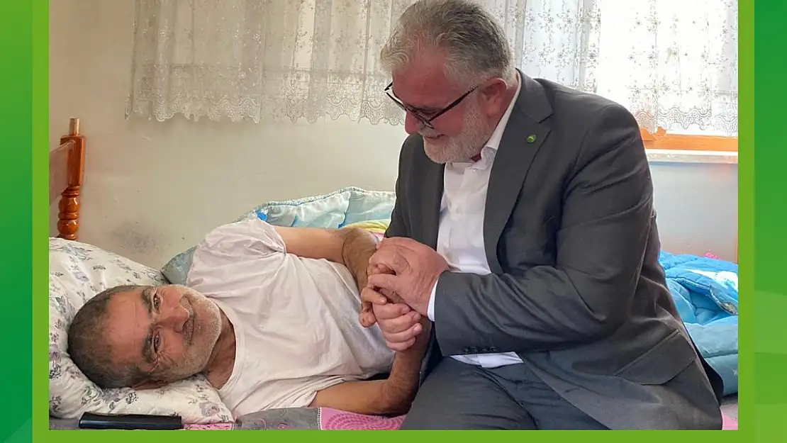 Siirt HÜDA PAR Belediye Başkan Adayı Abdurrahman Özcan'dan Engelli Vatandaşa Ev Ziyareti