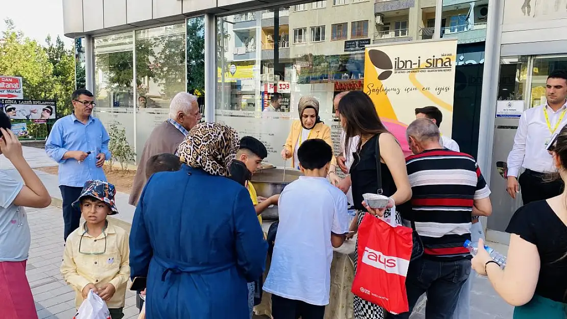 Siirt İbni Sina Hastanesi Aşure Dağıttı
