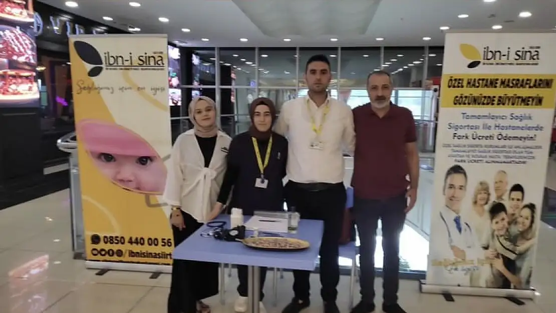 Siirt İbni Sina Hastanesi Siirt Park AVM'de Stant Açtı