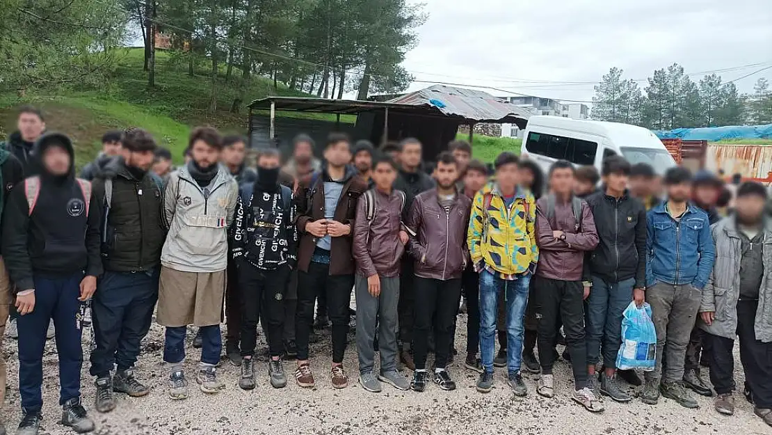 SİİRT İL JANDARMA KOMUTANLIĞI DÜZNSİZ GÖÇLE İLGİLİ VERİLERİ KAMUOYU İLE PAYLAŞTI