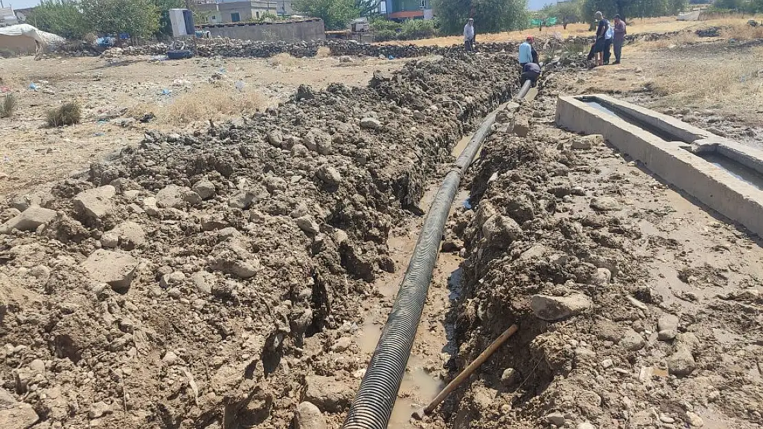 Siirt İl Özel İdare Ekipleri, Köylerdeki Çalışmalarını Sürdürüyor