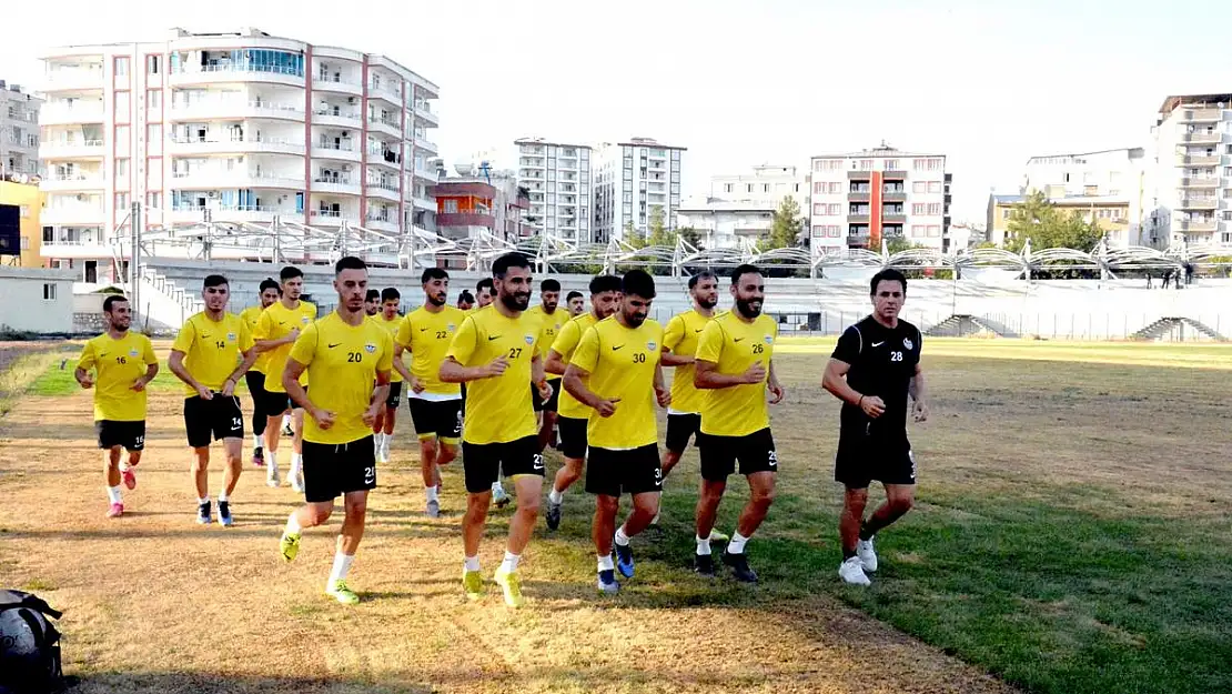 Siirt İl Özel İdare Spor Başkanı Cangir Bayram, Yeni Transferleri Açıkladı