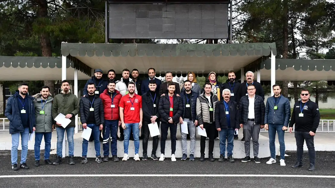 Siirt İl Sağlık Müdürlüğü Bünyesinde Ambulans Sürüş Güvenliği Eğitimi Verildi