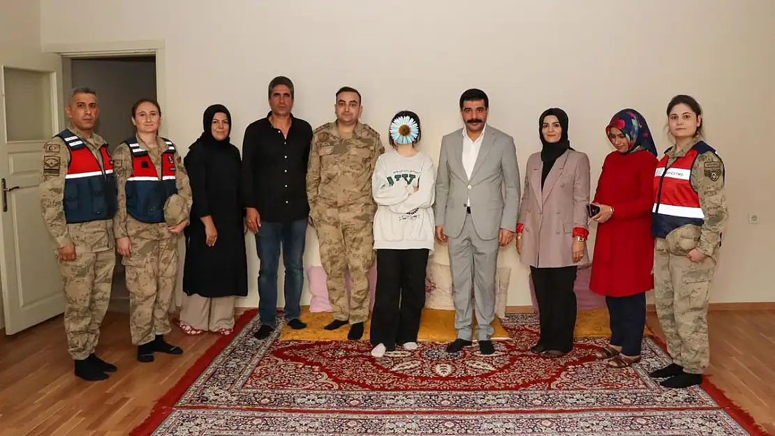 Siirt Jandarma'sından Lösemili Çocuklara Anlamlı Ziyaret (VİDEOLU HABER)