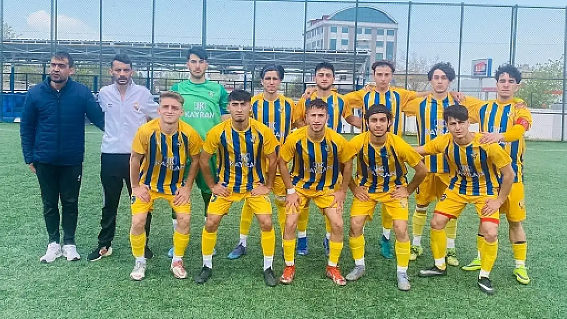 Siirt Kartal Spor U18 Takımı Van'da Şampiyon Oldu