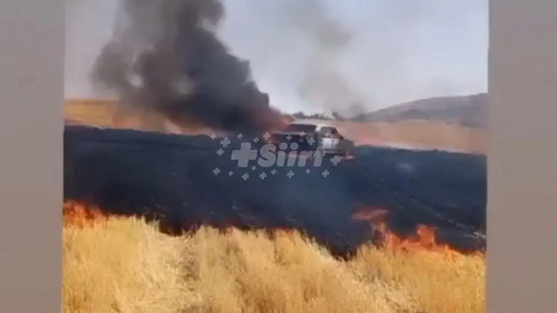 Siirt, Kurtalan'da Buğday Tarlasında Park Halinde Bulunan Araç, Yanarak Kullanılamaz Hale Geldi