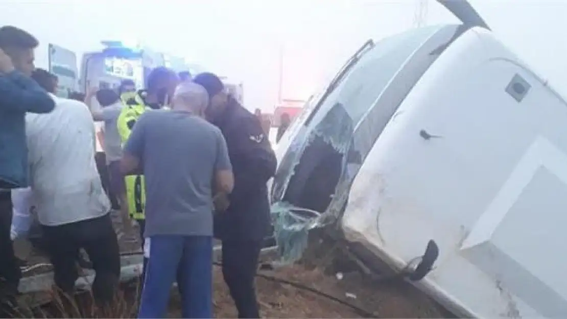 Siirt Otobüsü Kaza Yaptı 1 Ölü 15 Yaralı