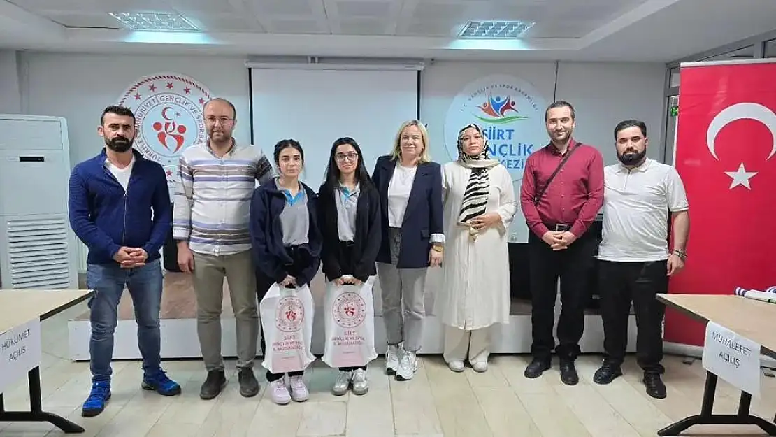 Siirt Sosyal Bilimler Lisesi  Münazara Ligi'nde Bölge Finaline Yükseldi