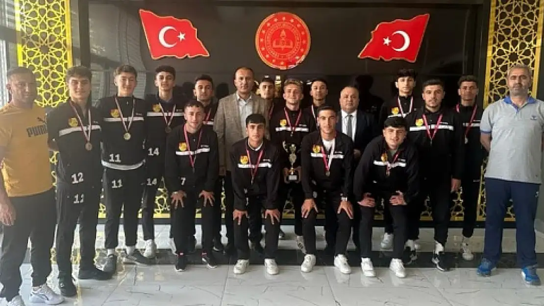 Siirt Spor Lisesi Futbol Takımı Türkiye Finallerinde