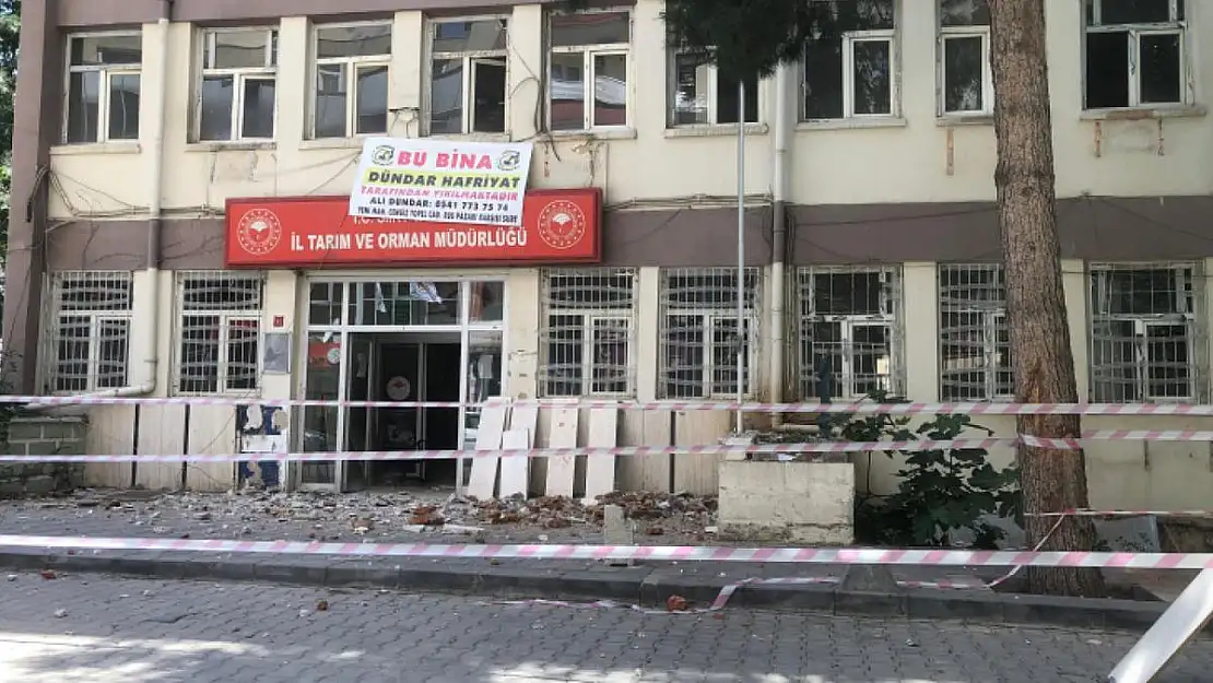 Siirt Tarım ve Orman Müdürlüğü Eski Binasının Yıkım İşlemleri  Başladı