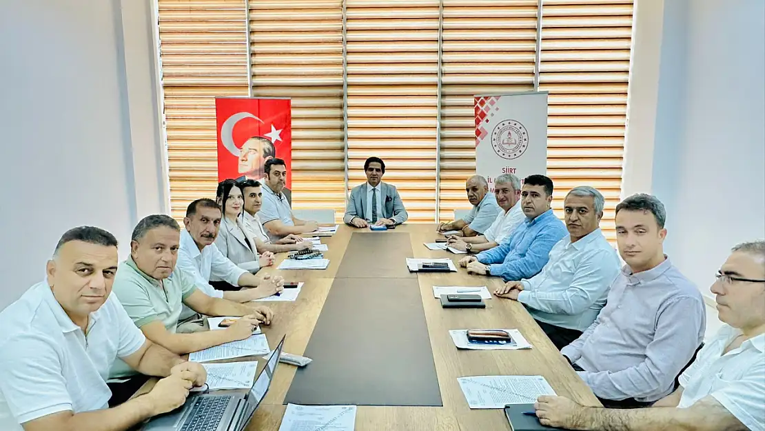 Siirt'te 2025-2026 Eğitim Öğretim Yılı Hazırlık ve Değerlendirme Toplantısı Yapıldı