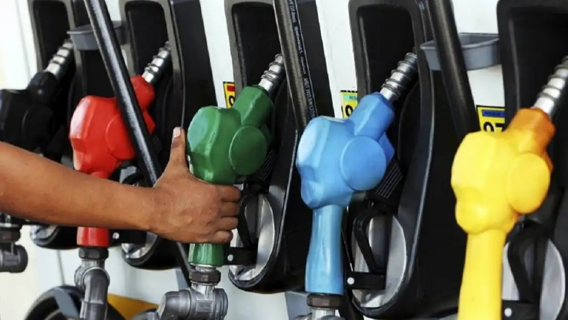 Siirt'te Akaryakıt Fiyatları Yüksek Seyrediyor: Benzin 53 TL'yi, Motorin 55 TL'yi Aştı