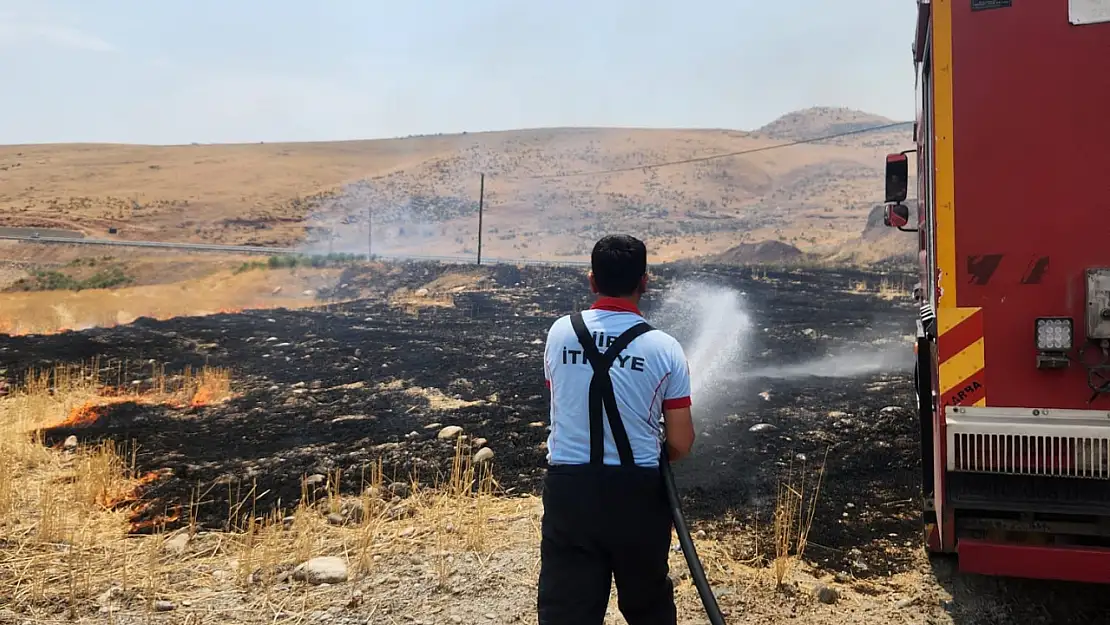 Siirt'te Anız Yangını Paniği: Ekipler 1 Saatte Kontrol Altına Aldı