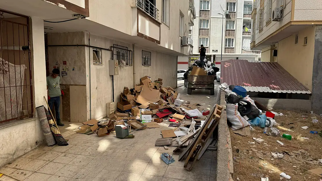 Siirt'te Apartmandan Çıkan Çöp Miktarı Şaşırttı: 2 Traktör Dolusu Atık Toplandı