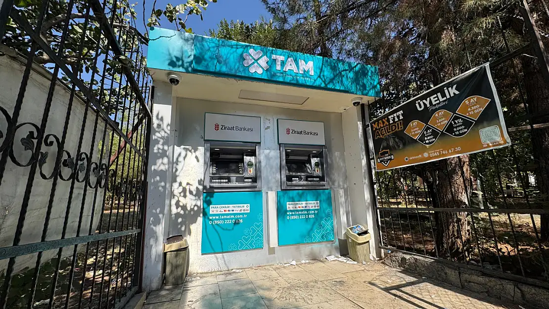 Siirt'te ATM'ler Renk Değiştirdi, Vatandaşlar Şaşkınlık Yaşadı